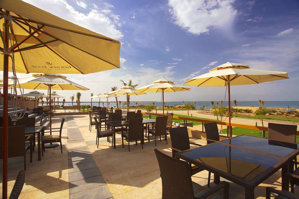 Golden Tulip Sharma Resort Nhà hàng bức ảnh